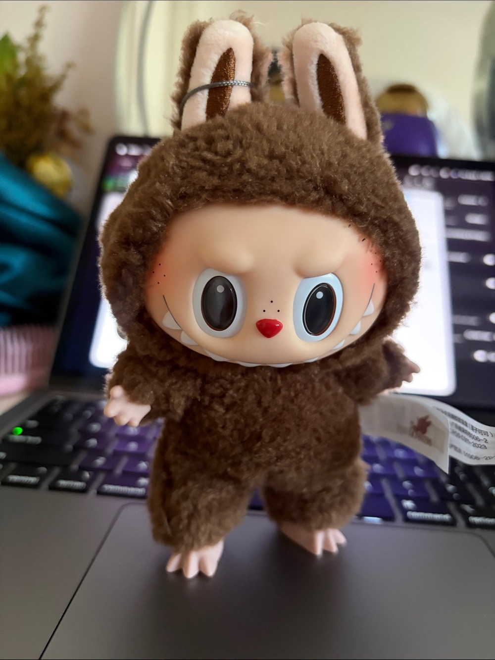 Labubu the monster (macron series)